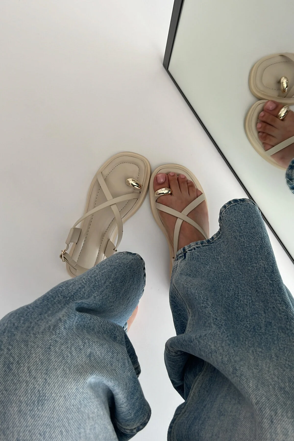 Dolly Yüzük Detaylı sandalet