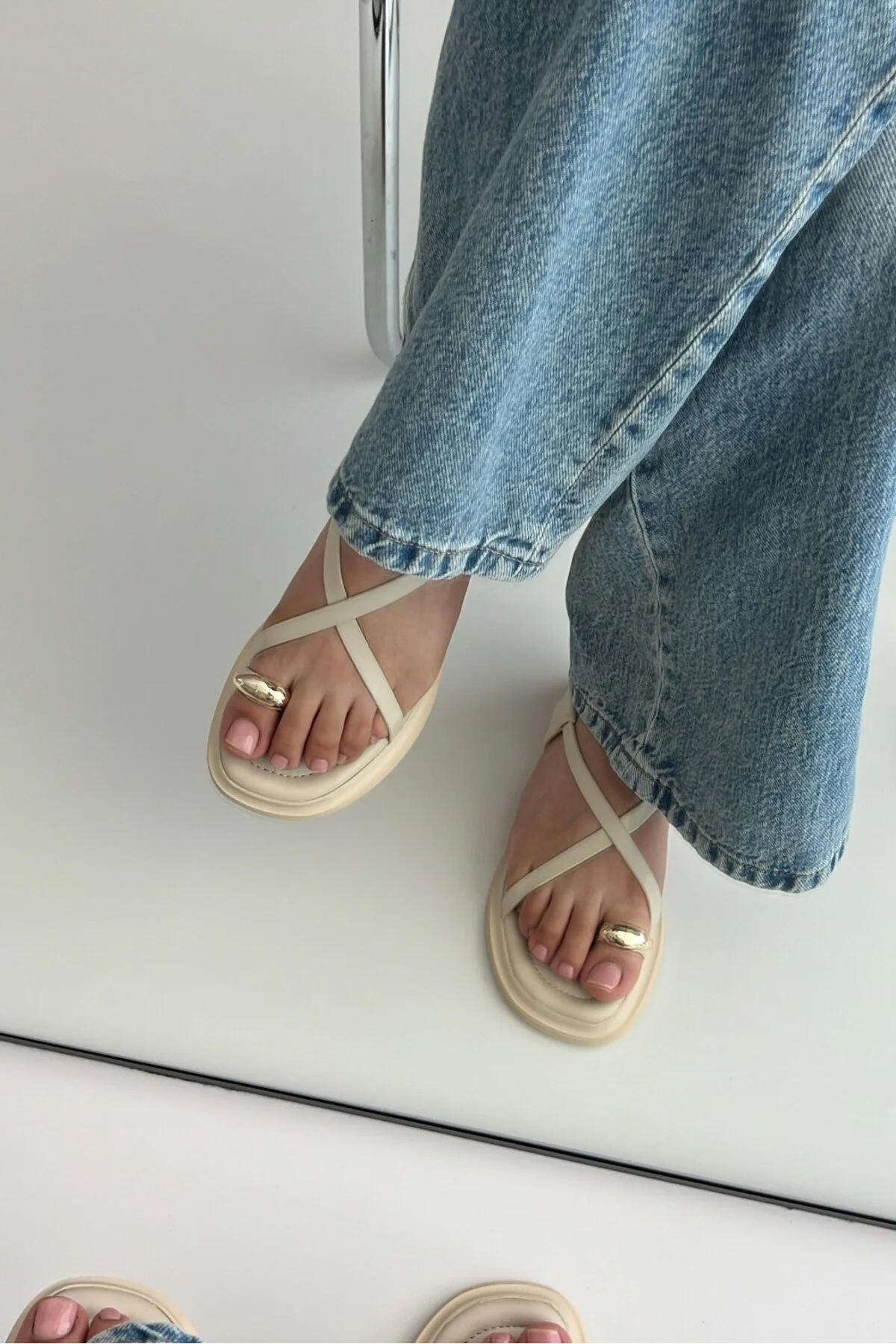 Dolly Yüzük Detaylı sandalet
