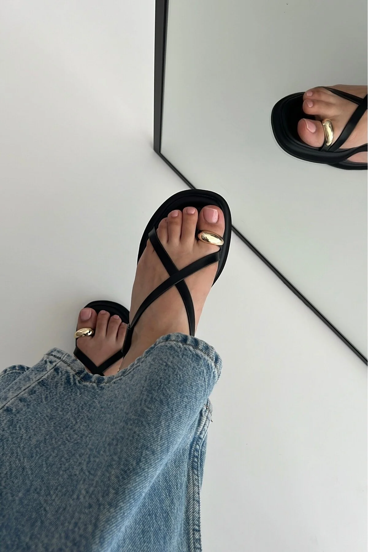 Dolly Yüzük Detaylı sandalet