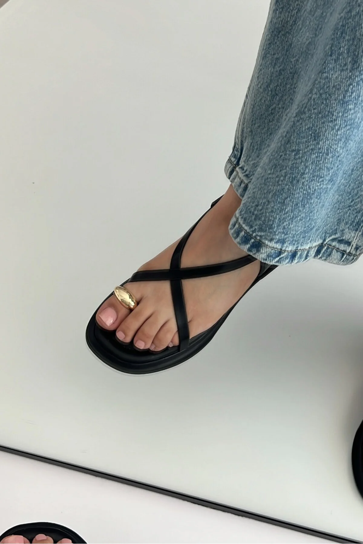 Dolly Yüzük Detaylı sandalet